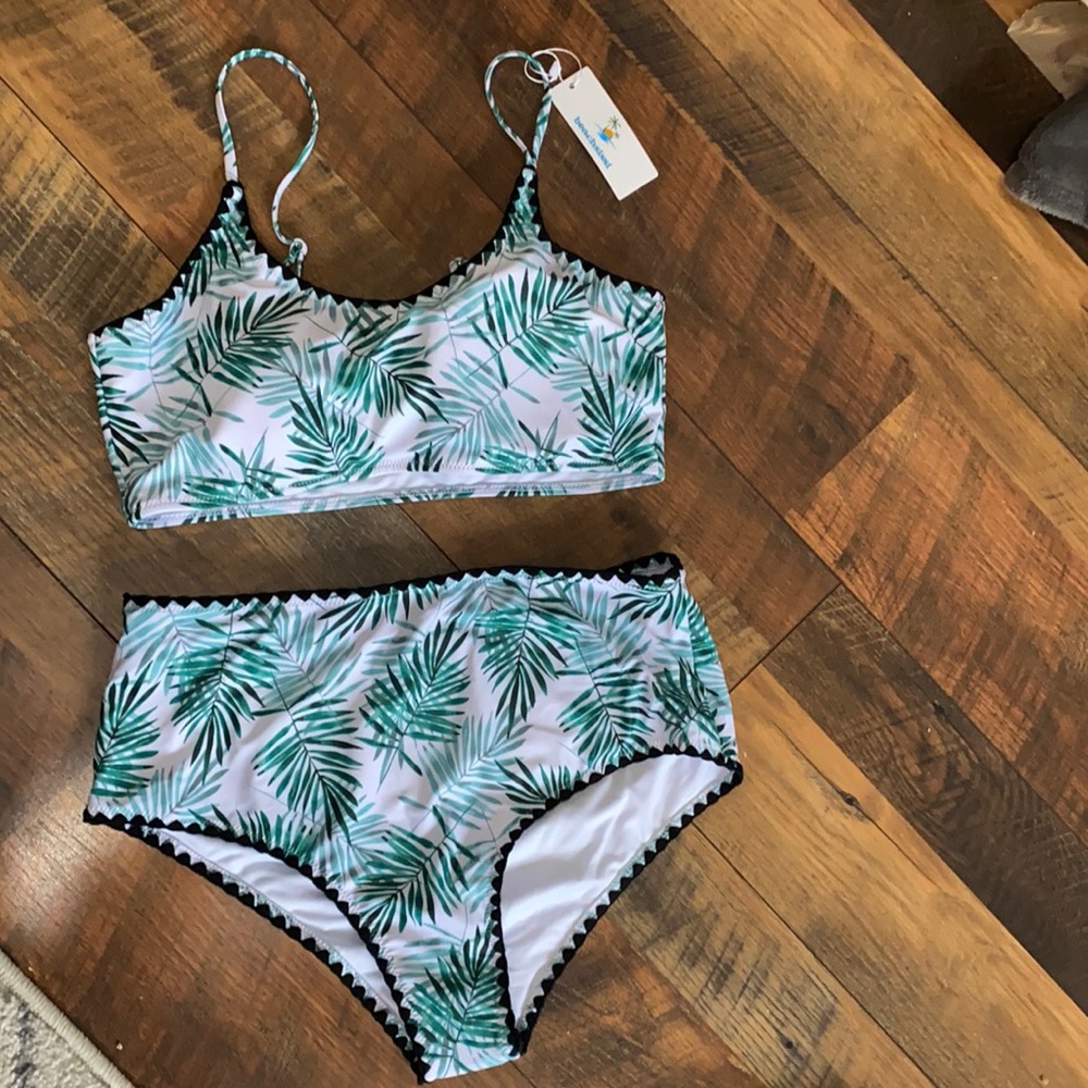 NWT Beachsissi High Wasted Bikini Set